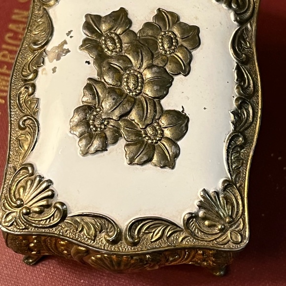 VTG Silver Stone Floral Trinket Box White Enamel Lid Red Velvet Lining Japan - Picture 14 of 14